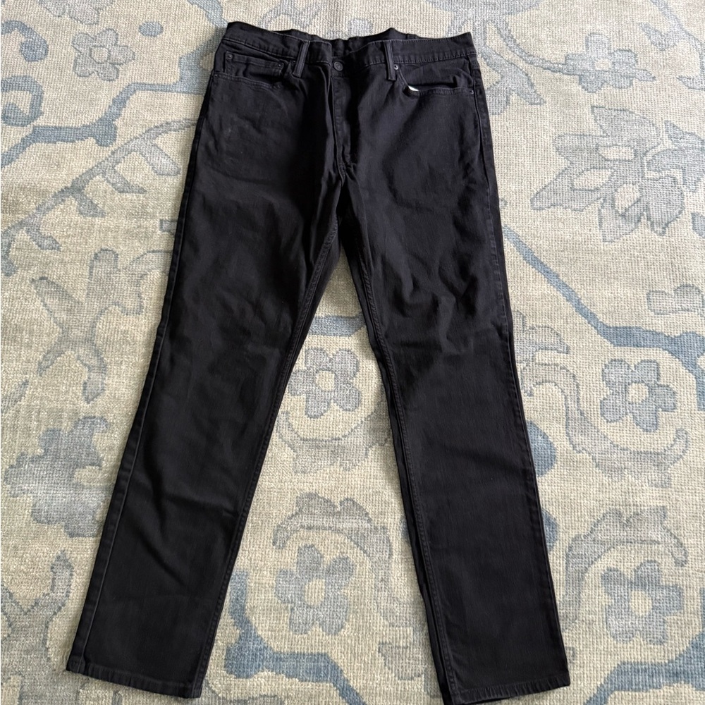 Men's Black Levi Jeans